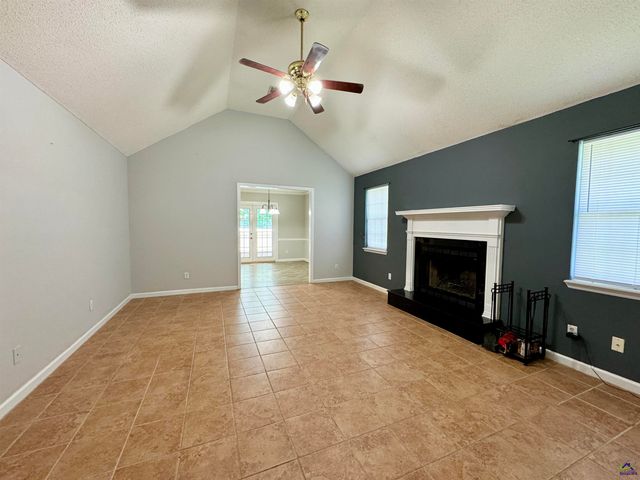 103 Westoak Court, Warner Robins, GA 31093