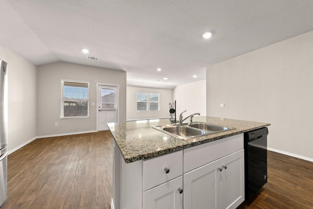 5905 Shanjia DR, Austin, TX 78724