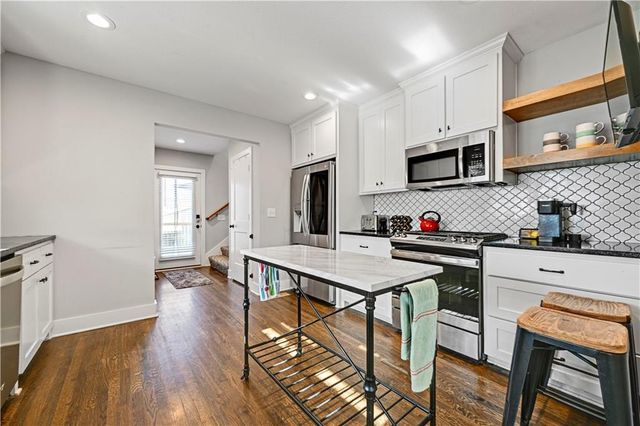 4428 Summit Street, Kansas City, MO 64111