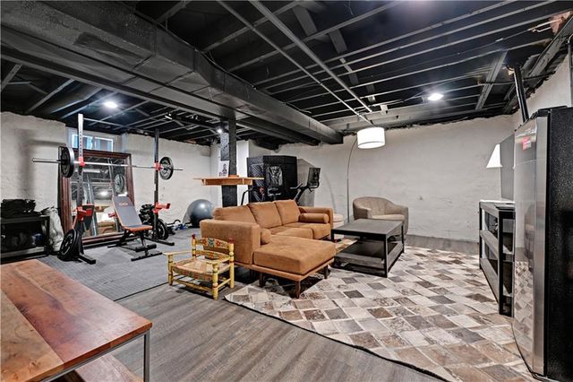 4428 Summit Street, Kansas City, MO 64111