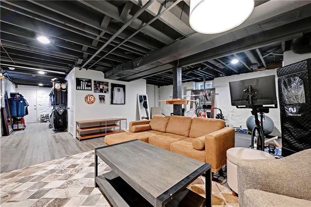 4428 Summit Street, Kansas City, MO 64111