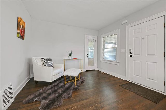 4428 Summit Street, Kansas City, MO 64111