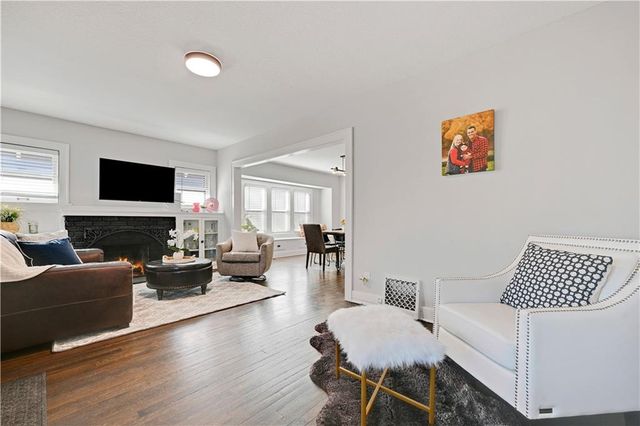 4428 Summit Street, Kansas City, MO 64111