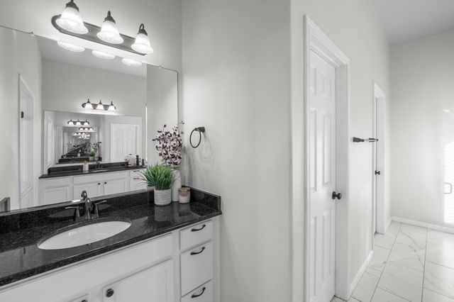 22112 Rock Wren RD, Spicewood, TX 78669