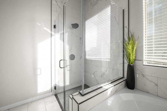 22112 Rock Wren RD, Spicewood, TX 78669