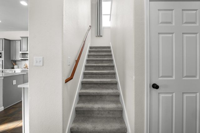 22112 Rock Wren RD, Spicewood, TX 78669