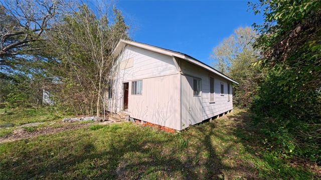 526 Wallace Street, East Bernard, TX 77435