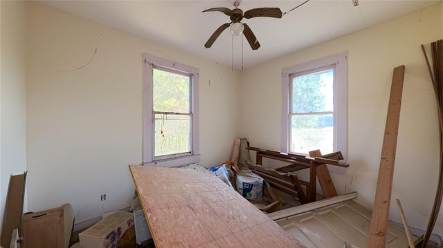 526 Wallace Street, East Bernard, TX 77435