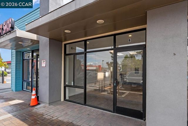 646 Hegenberger, Oakland, CA 95621