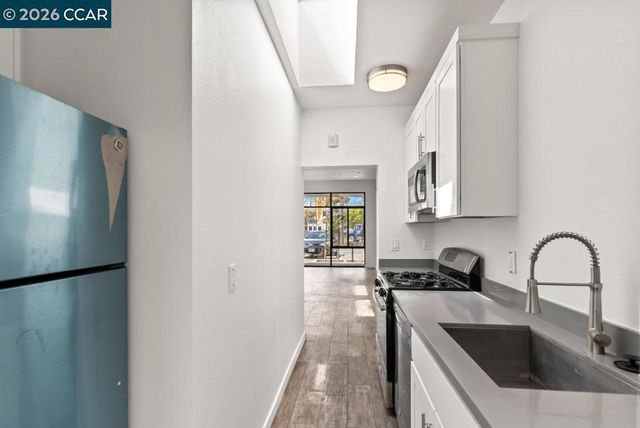 646 Hegenberger, Oakland, CA 95621