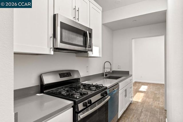646 Hegenberger, Oakland, CA 95621