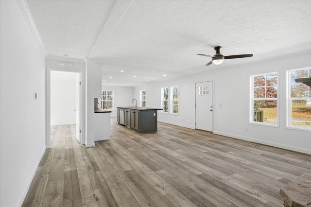 101 Rolling Meadow DR, Thaxton, VA 24174