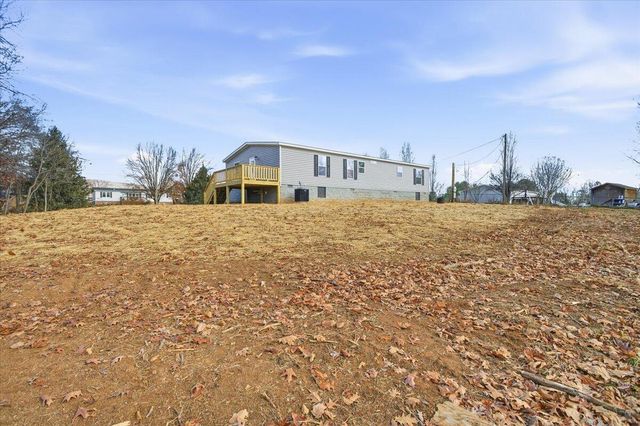 101 Rolling Meadow DR, Thaxton, VA 24174