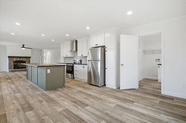 101 Rolling Meadow DR, Thaxton, VA 24174