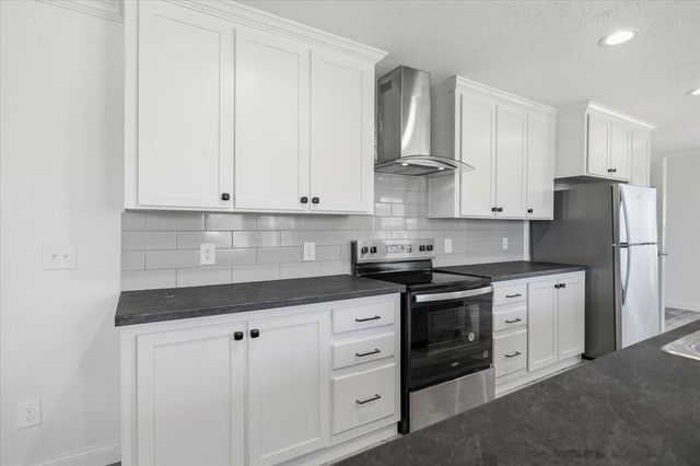 101 Rolling Meadow DR, Thaxton, VA 24174