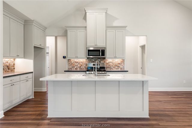 9695 Durham Road, Iola, TX 77861