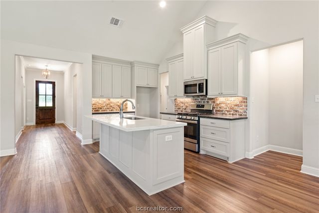 9695 Durham Road, Iola, TX 77861
