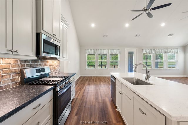9695 Durham Road, Iola, TX 77861