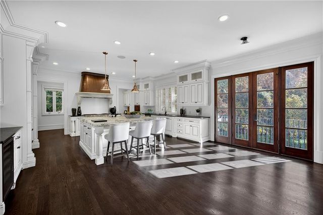 1250 Beechwood Hills NW Court, Atlanta, GA 30327