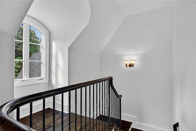 1250 Beechwood Hills NW Court, Atlanta, GA 30327