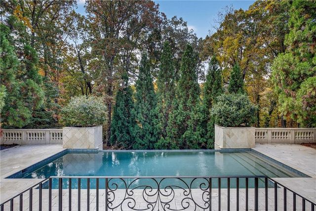 1250 Beechwood Hills NW Court, Atlanta, GA 30327