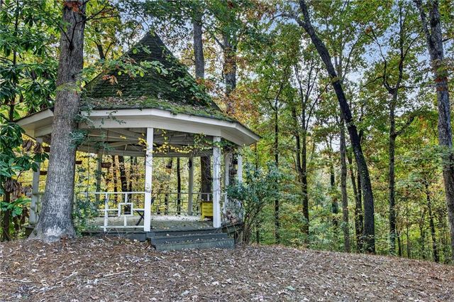 1250 Beechwood Hills NW Court, Atlanta, GA 30327