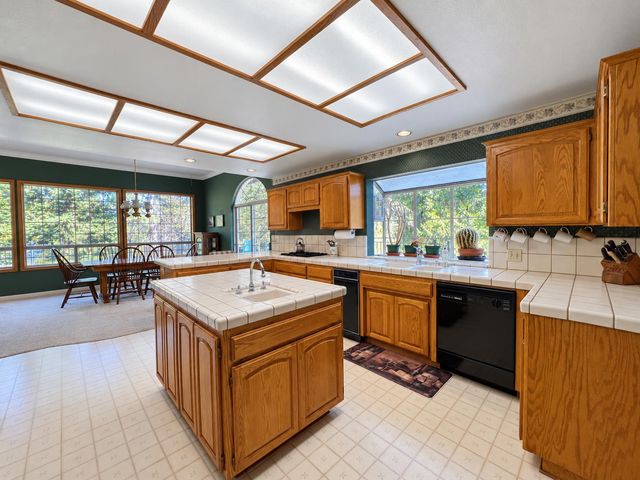 18963 Louis Rd, Grass Valley, CA 95945