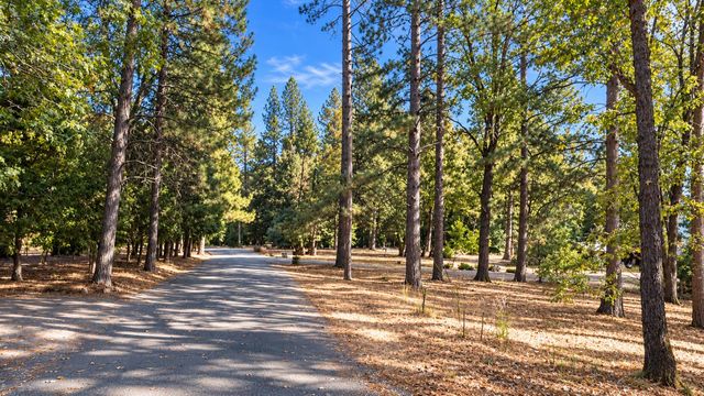 18963 Louis Rd, Grass Valley, CA 95945