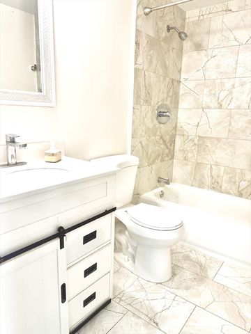 15 Spencer Rd 12E, Boxborough, MA 01719