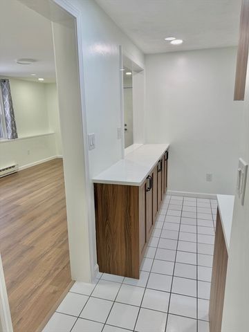 15 Spencer Rd 12E, Boxborough, MA 01719