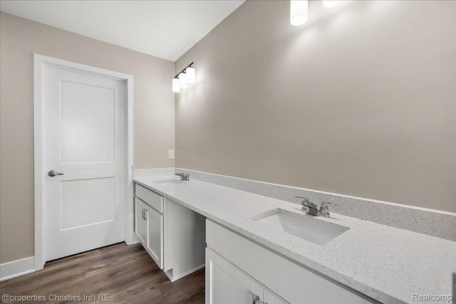 2516 Collegewood Street, Ypsilanti, MI 48197