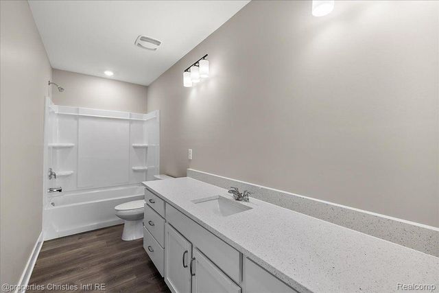 2516 Collegewood Street, Ypsilanti, MI 48197