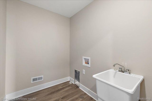 2516 Collegewood Street, Ypsilanti, MI 48197