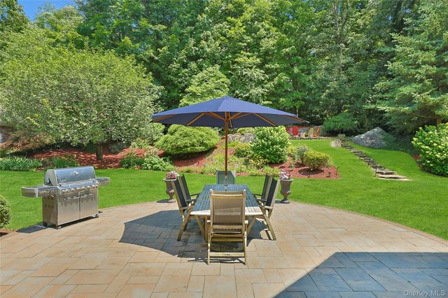10 Hidden Oak Road, Armonk, NY 10504