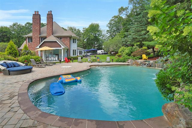 10 Hidden Oak Road, Armonk, NY 10504