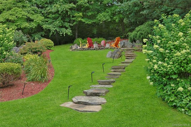 10 Hidden Oak Road, Armonk, NY 10504