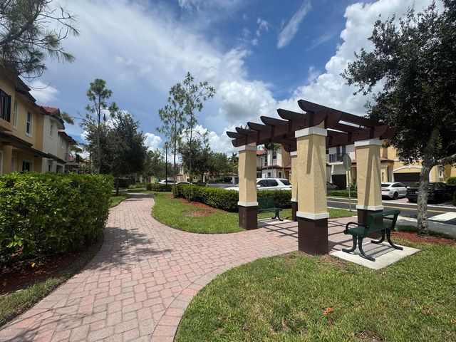 6958 Long Pine Circle, Coconut Creek, FL 33073