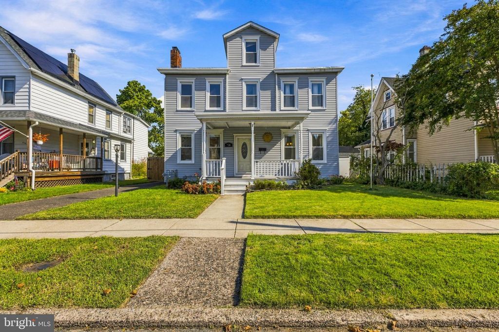 520 BROAD ST, BEVERLY, NJ 08010 — exterior