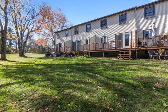 135 Forrest St Apt 10, Plaistow, NH 03865