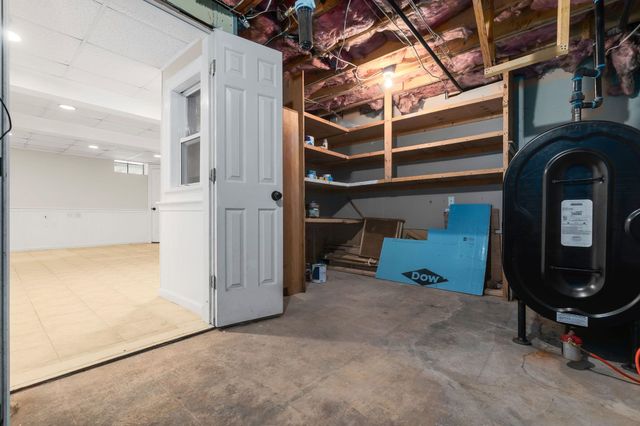 135 Forrest St Apt 10, Plaistow, NH 03865