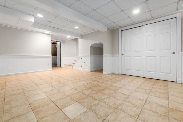 135 Forrest St Apt 10, Plaistow, NH 03865