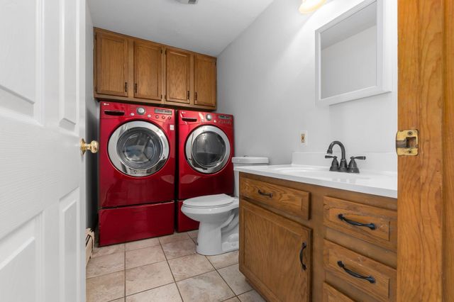 135 Forrest St Apt 10, Plaistow, NH 03865