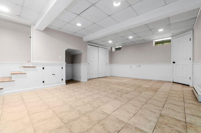 135 Forrest St Apt 10, Plaistow, NH 03865