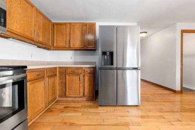 135 Forrest St Apt 10, Plaistow, NH 03865