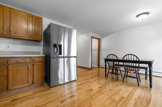 135 Forrest St Apt 10, Plaistow, NH 03865