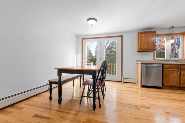 135 Forrest St Apt 10, Plaistow, NH 03865