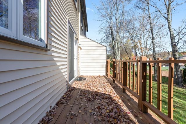 135 Forrest St Apt 10, Plaistow, NH 03865