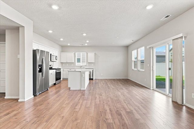 5806 W Morgantown Ln, Spokane, WA 99208