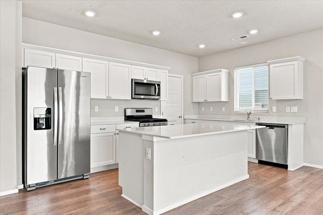 5806 W Morgantown Ln, Spokane, WA 99208