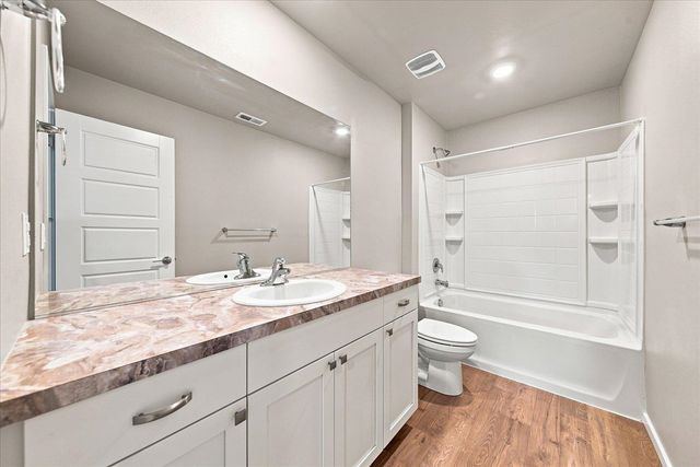 5806 W Morgantown Ln, Spokane, WA 99208